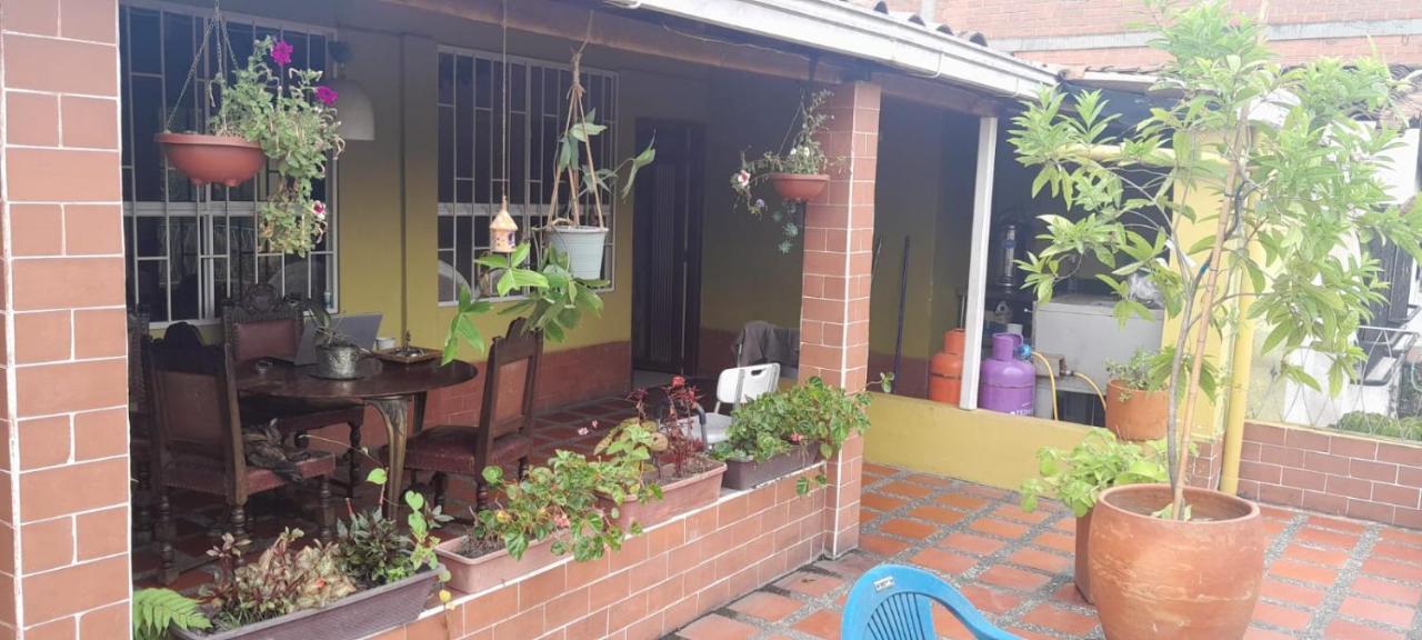 Ferienwohnung Alcobas Con Desayuno Incluido Bano Compartido Medellín Exterior foto